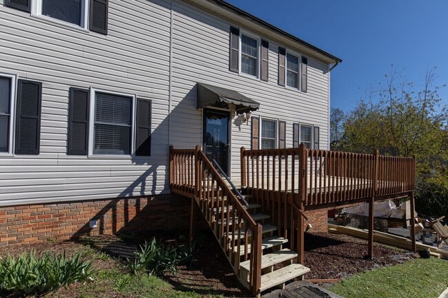 1310 Knob Creek Rd