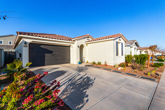 19756 Roma Ave in Litchfield Park, AZ - Foto de edificio - Building Photo