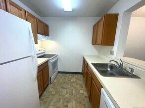 307 Willow Springs in New Milford, CT - Building Photo - Building Photo