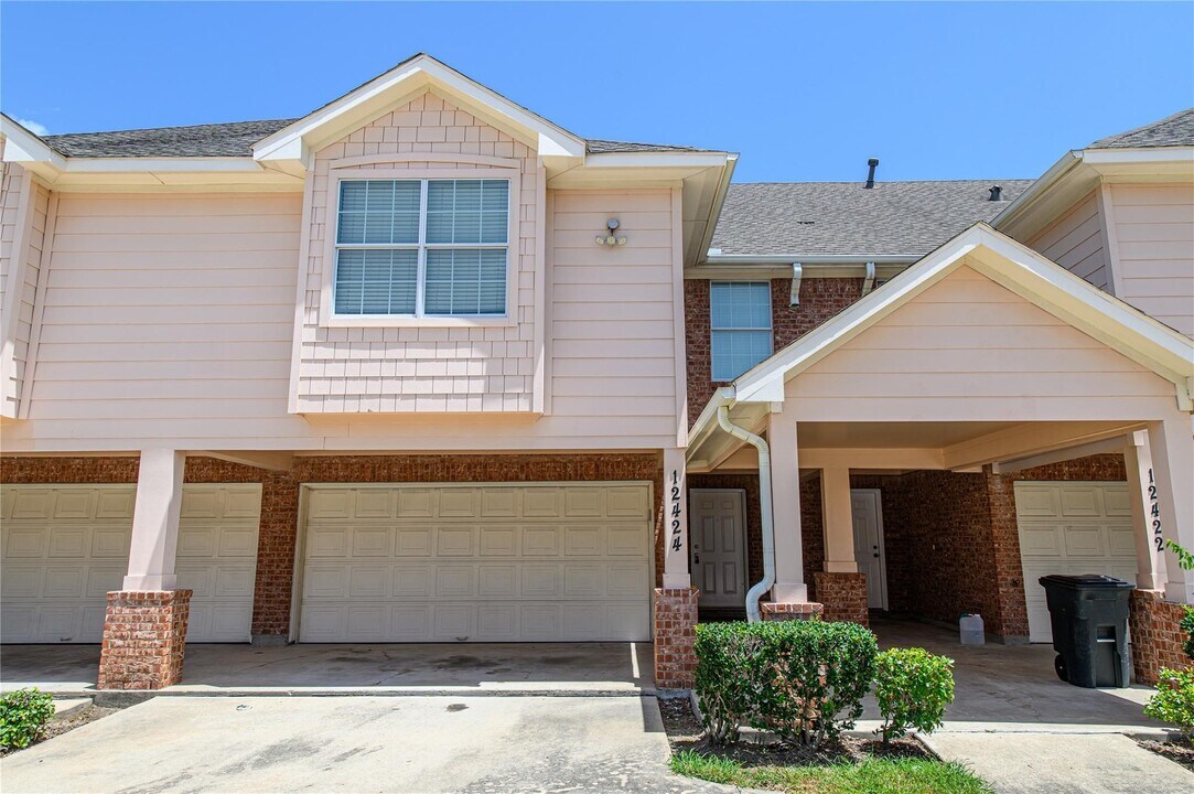 12424 Sunlit Wood Way in Houston, TX - Building Photo