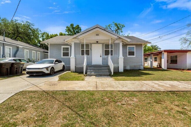 property at 336 W 18th St