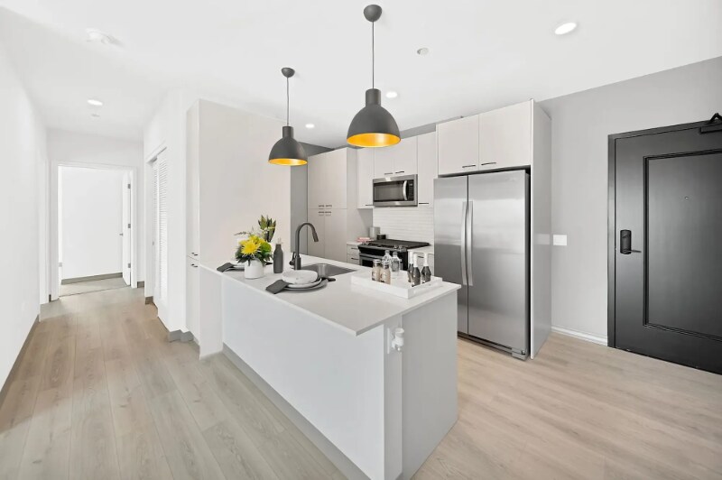 2131 N Elston Ave in Chicago, IL - Building Photo