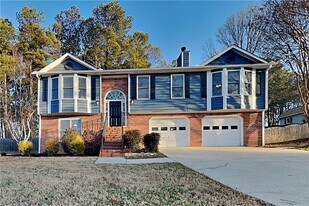 3676 Victoria Dr in Buford, GA - Building Photo
