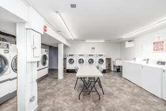 Hillcrest Manor Apartments in Utica, NY - Building Photo - Building Photo