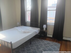 31 Gay Head St, Unit 3 in Boston, MA - Foto de edificio - Building Photo