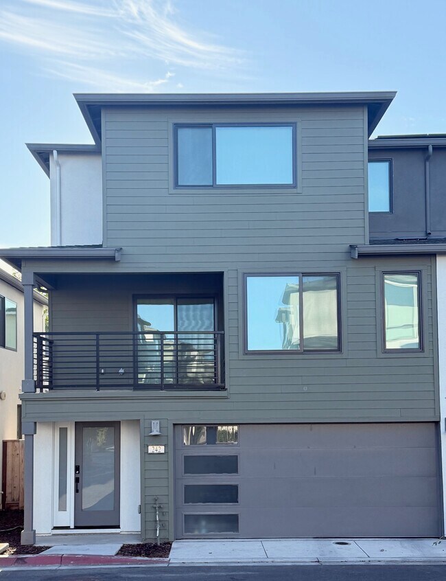 242 Avant Pl in Walnut Creek, CA - Building Photo - Building Photo