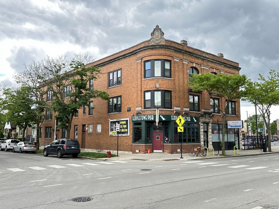 3135 W Montrose Ave-Unit -4 in Chicago, IL - Building Photo