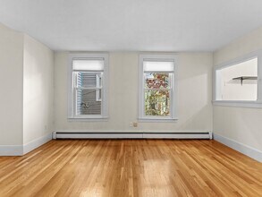 173 Pleasant St, Unit 1 in Cambridge, MA - Building Photo - Building Photo