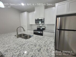 5805 Swallow Ave in Palmhurst, TX - Building Photo - Building Photo