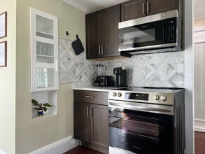 252 Admiral St, Unit #2 in Providence, RI - Foto de edificio - Building Photo