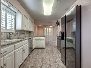 7800 Old Hickory Ln in Oklahoma City, OK - Building Photo - Building Photo