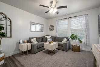 1838 W Eaglewood Dr, Unit R101 in Eagle Mountain, UT - Building Photo - Building Photo