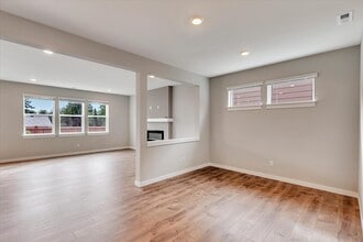 18825 13th Ave W in Lynnwood, WA - Foto de edificio - Building Photo