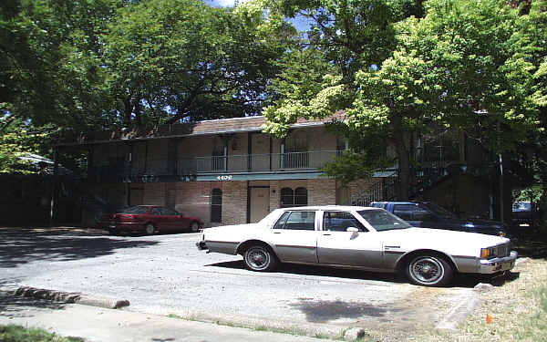 Lemon Tree Apartments in Austin, TX - Building Photo