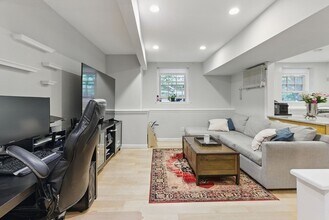 240 Brattle St in Cambridge, MA - Building Photo - Building Photo