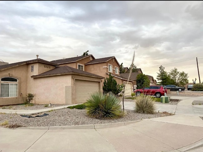 4761 Jessica Dr NE in Rio Rancho, NM - Building Photo - Building Photo