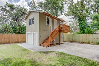 905 Plaza St, Unit 905 Unit in Clearwater, FL - Foto de edificio - Building Photo