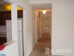 40 Holly Ct in Hamilton, NJ - Building Photo - Building Photo