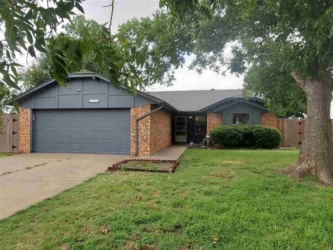 property at 1702 NW Gray Warr Pl