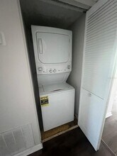 2400 Winding Creek Blvd-Unit -3-203 in Clearwater, FL - Building Photo - Building Photo