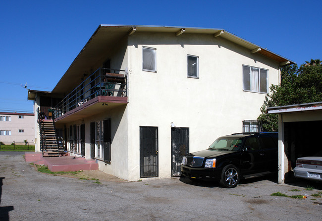 710 N Market St in Inglewood, CA - Building Photo - Building Photo