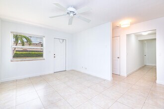 121 SW 2nd Ave in Boca Raton, FL - Building Photo - Building Photo