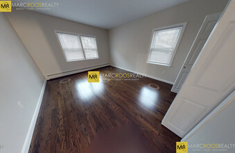 58 Kent St, Unit 1A in Brookline, MA - Building Photo - Building Photo