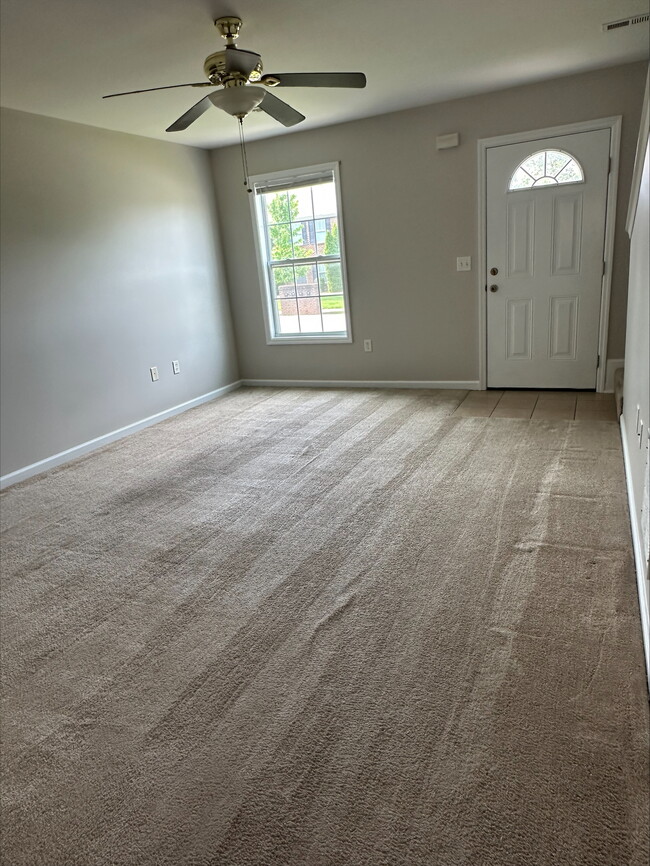 1040 Autumn Leaf Dr, Unit #3 in Richmond, KY - Foto de edificio - Building Photo