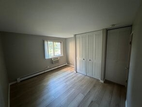 1477 E Winslowe Dr in Palatine, IL - Building Photo - Building Photo