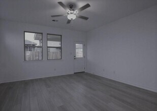 562 Papaya Dr in Buda, TX - Building Photo - Building Photo