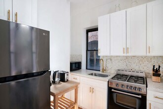 454 W 47th St in New York, NY - Building Photo - Building Photo
