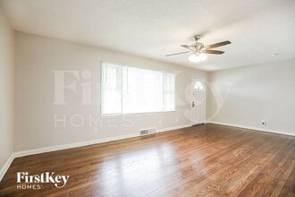 8701 E 77 Terrace in Kansas City, MO - Building Photo - Building Photo