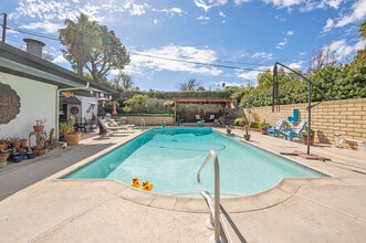 208 W Broadbent Dr in Riverside, CA - Building Photo - Building Photo