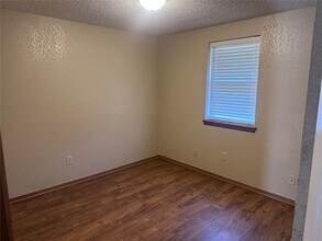 1009 Lapwing Rd in Edmond, OK - Building Photo - Building Photo