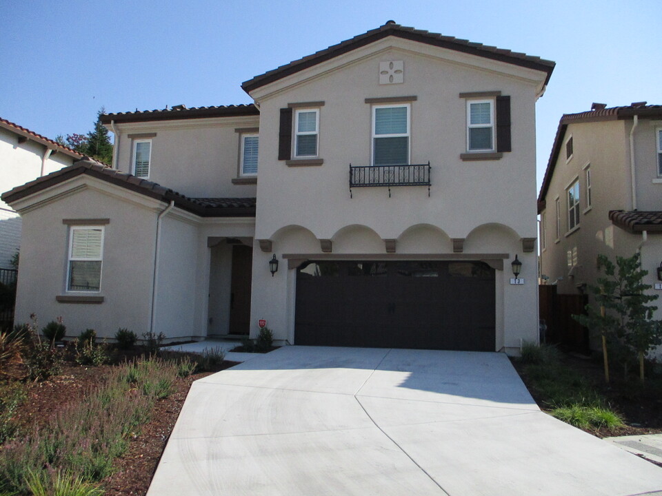 13 Kendall Cir in Moraga, CA - Foto de edificio