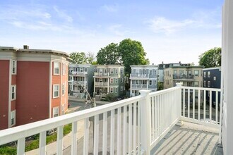 39 Edison Green in Boston, MA - Building Photo - Building Photo