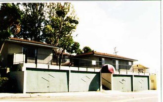 223-225 Ave. Santa Barbara Apartments