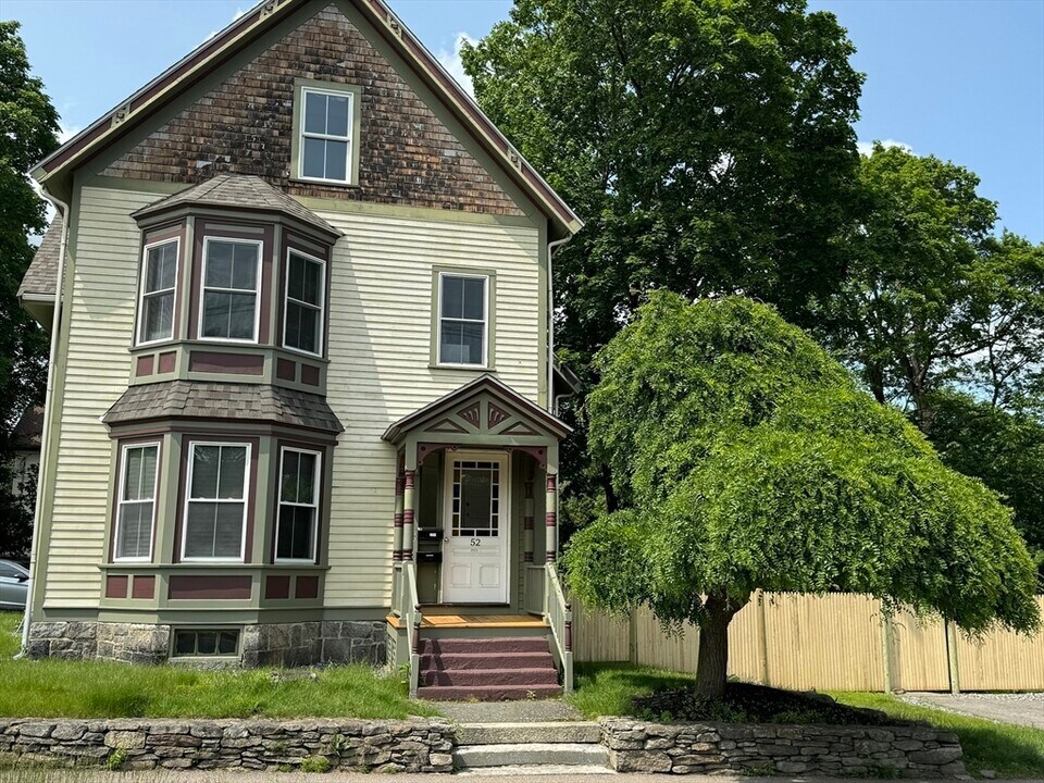 52 North Ave in Natick, MA - Building Photo
