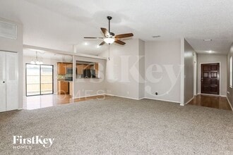 1328 Mohrlake Dr in Brandon, FL - Building Photo - Building Photo