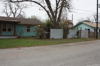 957 Sanger Ave, Unit AUCPAG in New Braunfels, TX - Building Photo - Building Photo