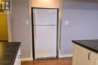 33 Dundas Crescent in St Catharines, ON - Building Photo - Building Photo