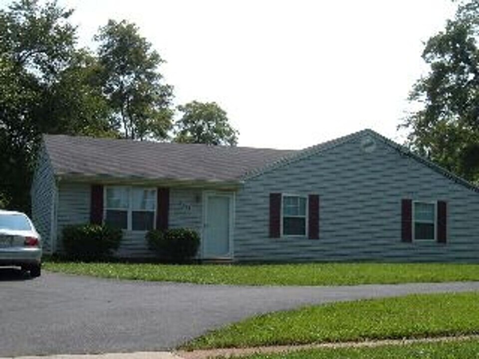 2613 Old Forest Rd in Lynchburg, VA - Building Photo