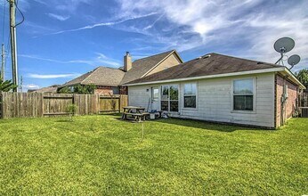 171 Horn Ct in Baytown, TX - Foto de edificio - Building Photo