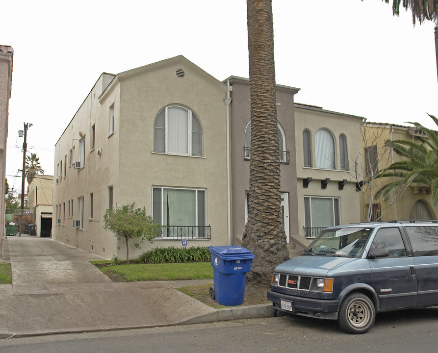 434 N Orange Grove Ave in Los Angeles, CA - Building Photo