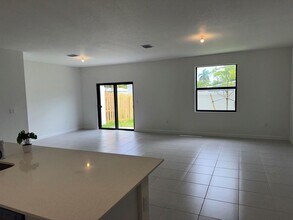 3008 Park Pl in Dania Beach, FL - Building Photo - Building Photo