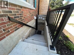 305 Mill St in Kitchener, ON - Building Photo - Building Photo