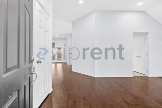 5802 Edinburg Dr in Richardson, TX - Building Photo - Building Photo