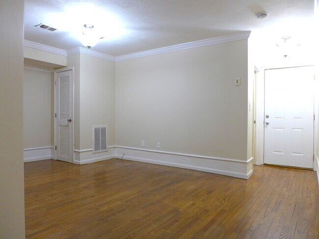 701 Shawmut Ave, Unit 1R in Boston, MA - Foto de edificio - Building Photo