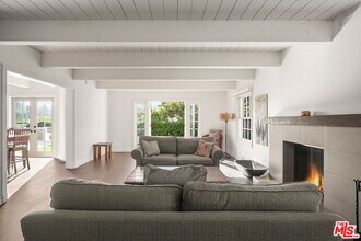 16490 El Hito Pl in Los Angeles, CA - Building Photo - Building Photo