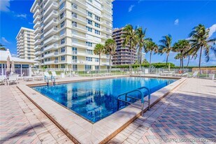 500 Ocean Dr in Juno Beach, FL - Building Photo